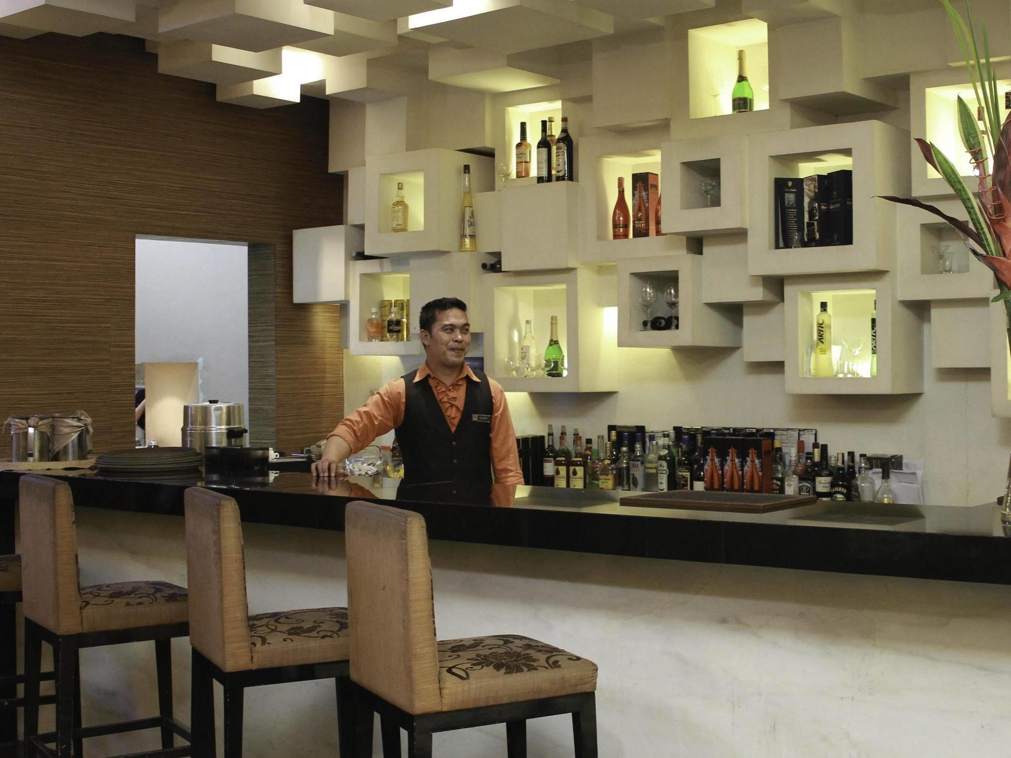 Manila Grand Opera Hotel Екстериор снимка