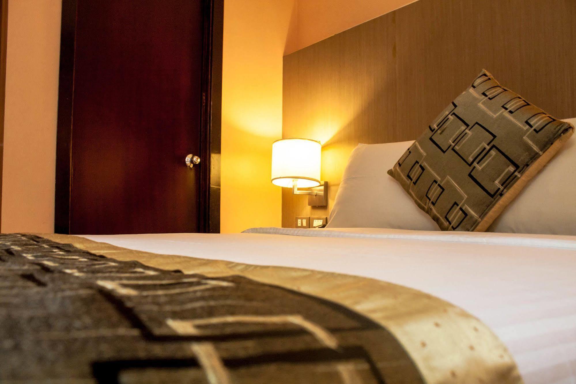 Manila Grand Opera Hotel Екстериор снимка