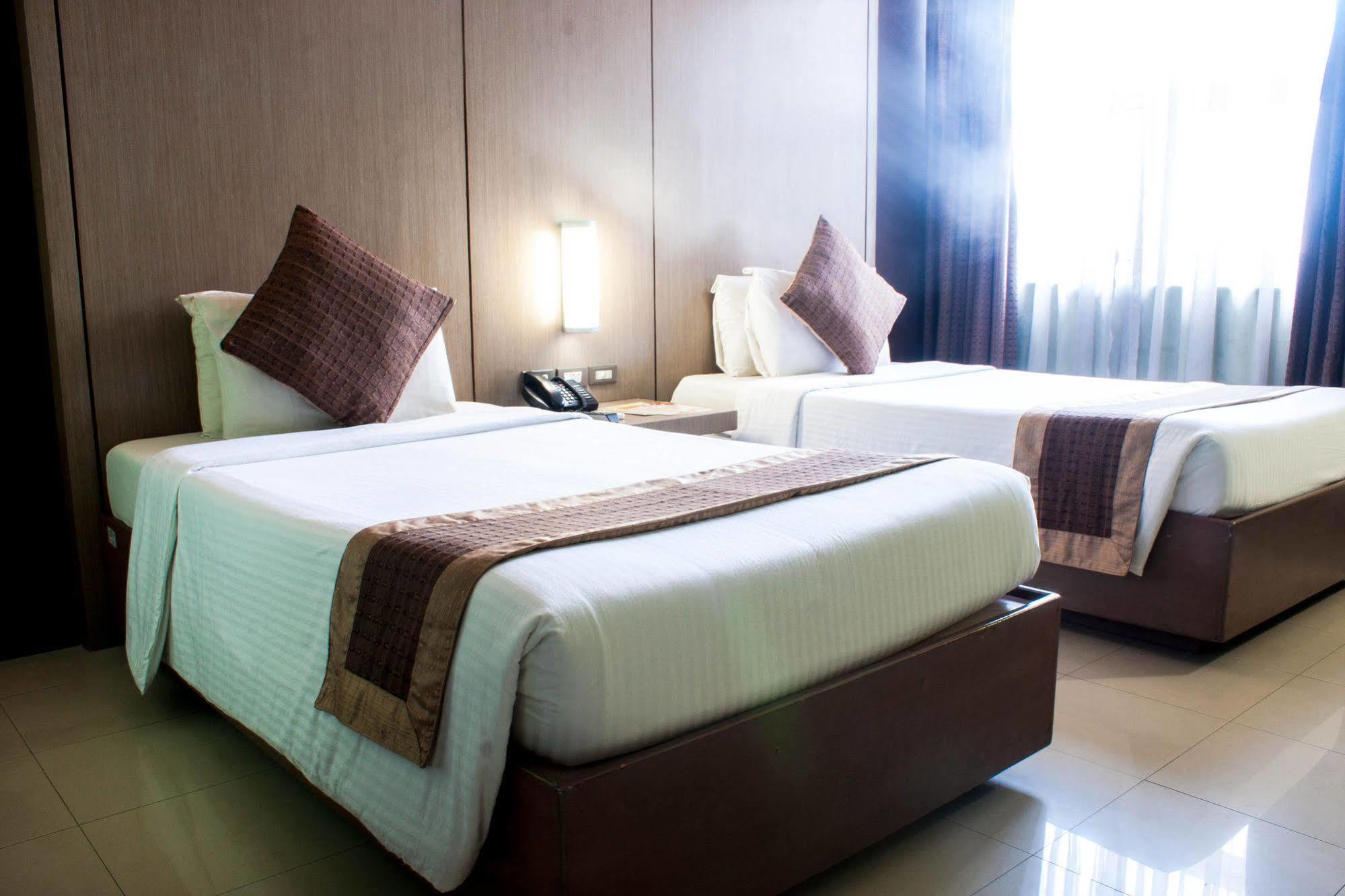 Manila Grand Opera Hotel Екстериор снимка